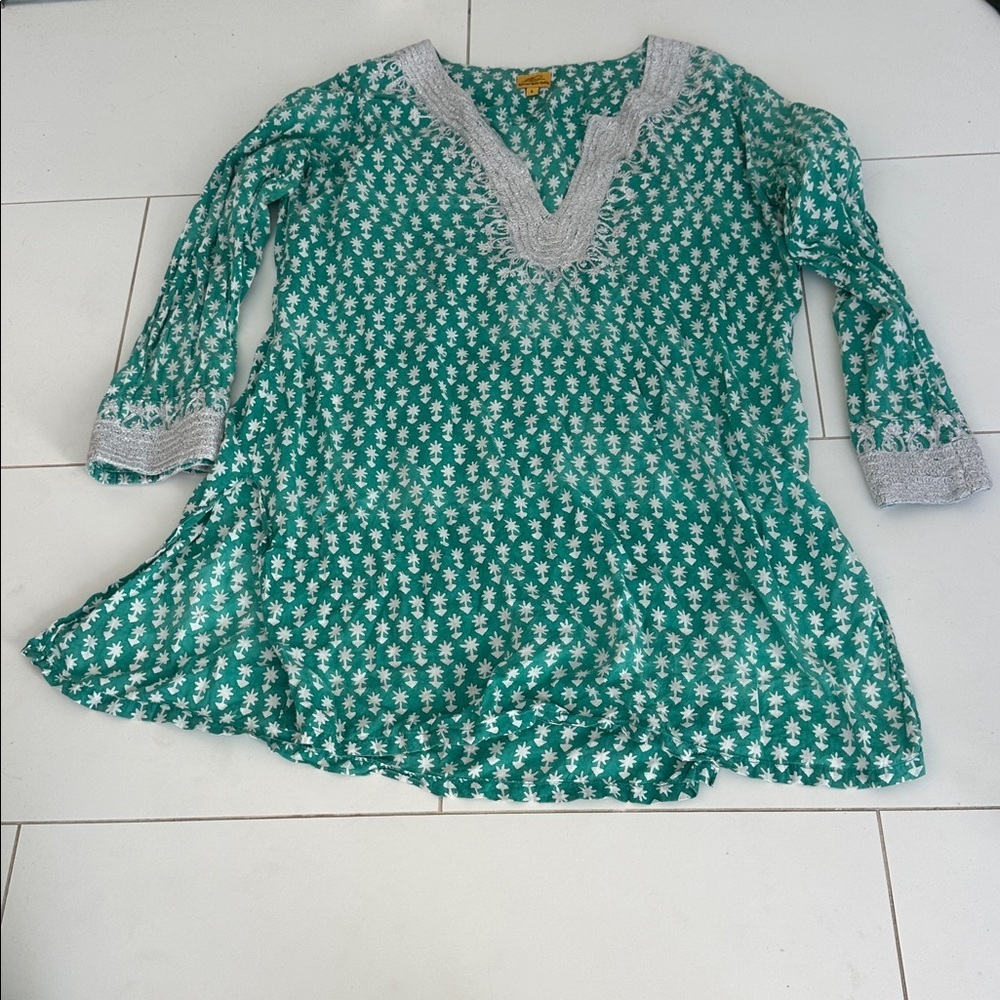 Roller Rabbit Green and White Patterned Tunic L women’s